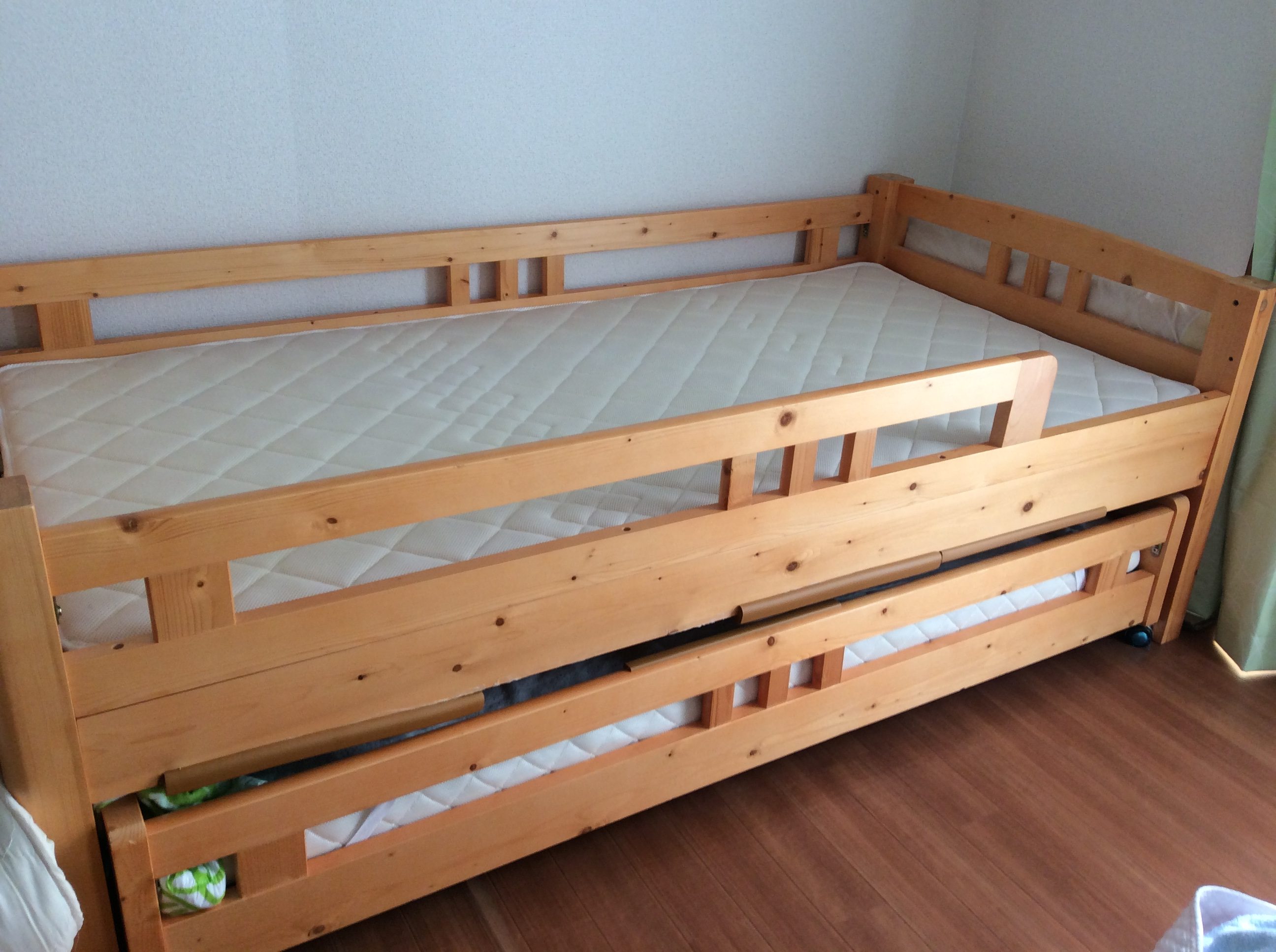 100均グッズでベッドガード作成 親子ベッド 使用レビュー ベッドフェンスおすすめは ニコニコちびちゃん